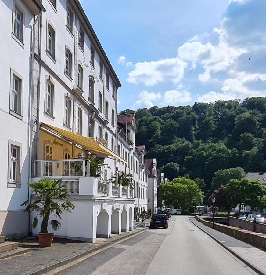 Historisches Hotel Zum Schwan 바트카를스하펜 외부 사진