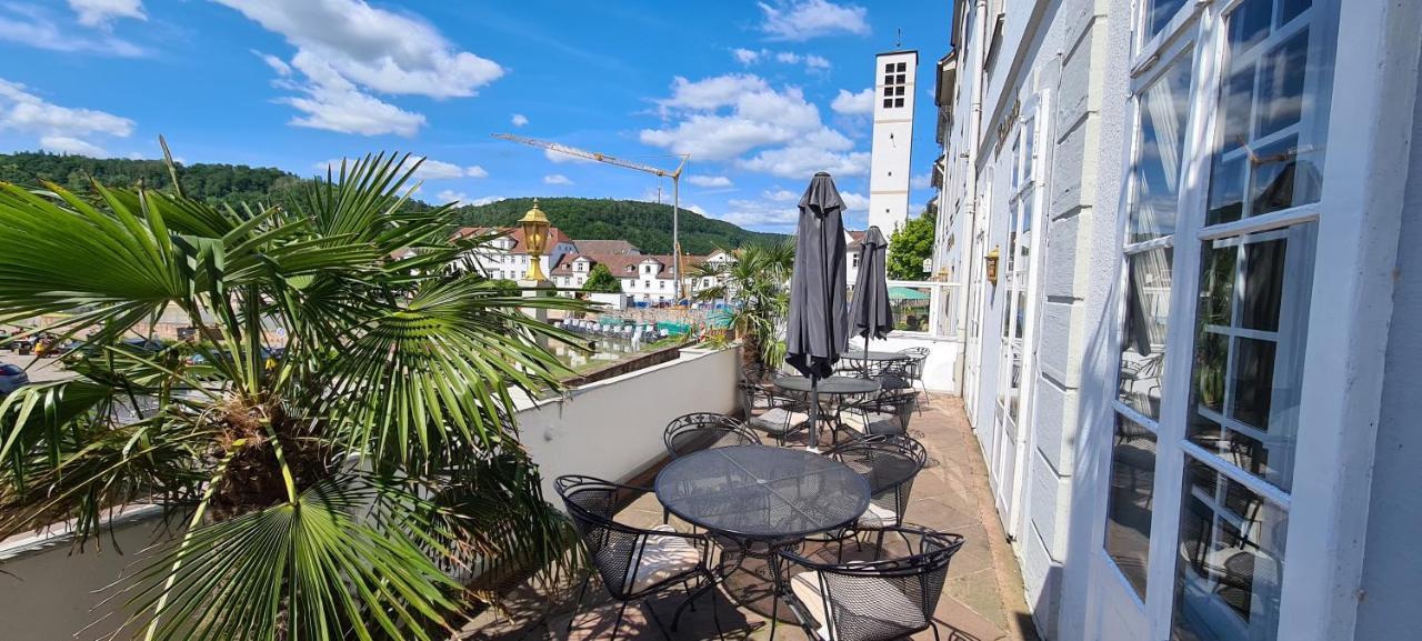 Historisches Hotel Zum Schwan 바트카를스하펜 외부 사진